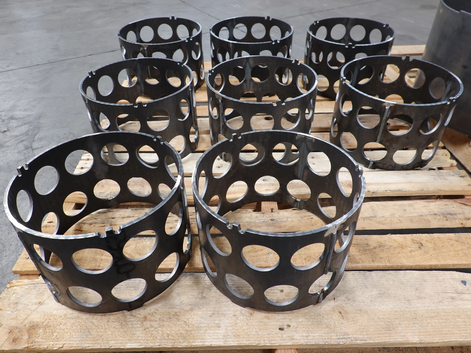 Plate-rolled steel parts on a pallet